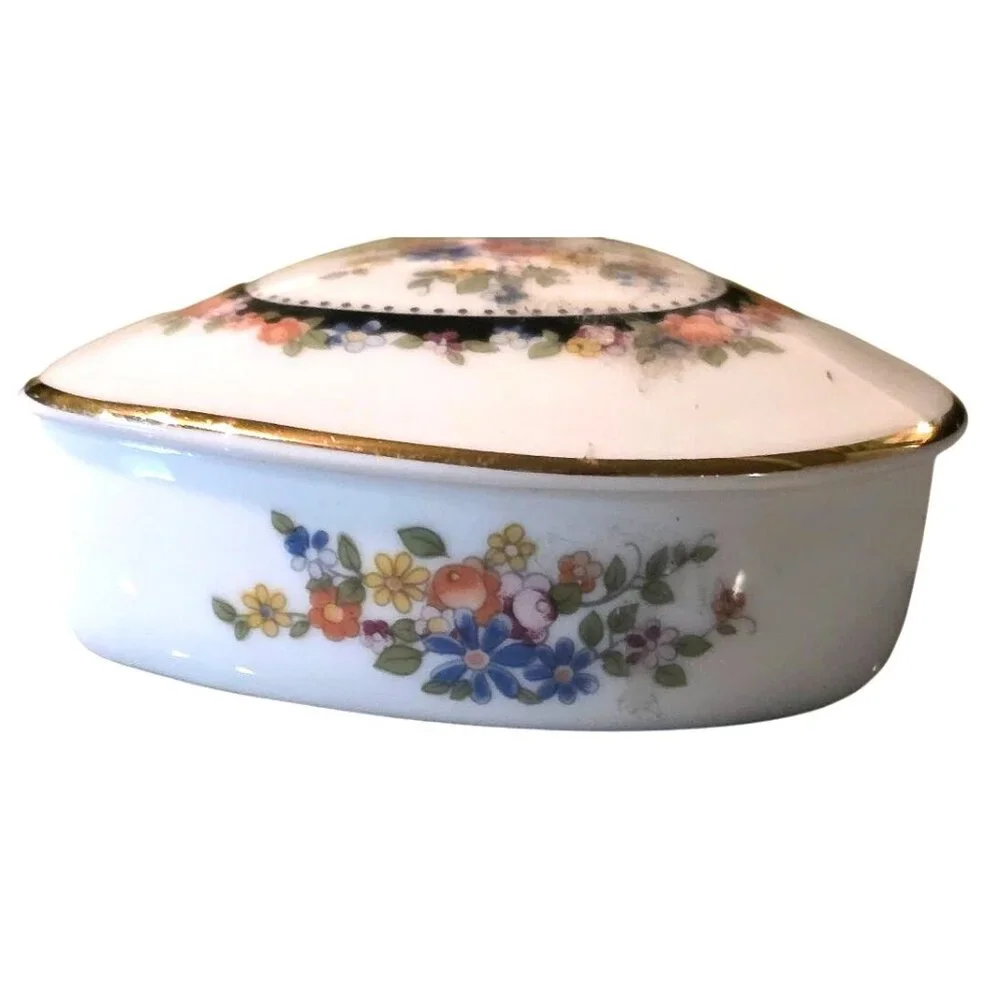 Vintage Trinket Box‎ Wedgwood Osborne Bone China Heart Floral Design Gold Trim